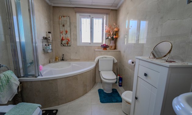 Resale - Townhouse -
Ciudad Quesada - Lo Marabu