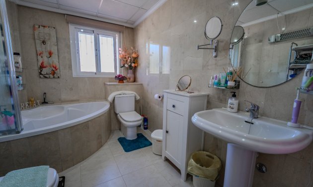 Resale - Townhouse -
Ciudad Quesada - Lo Marabu