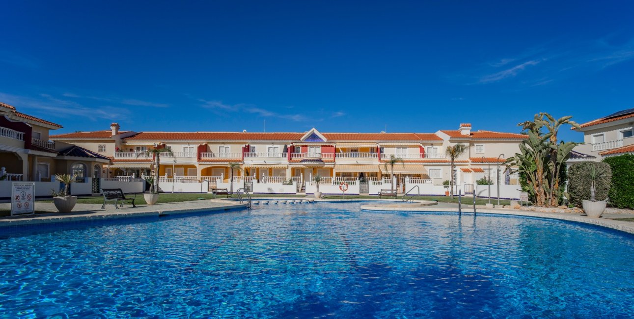 Resale - Townhouse -
Ciudad Quesada - Lo Marabu