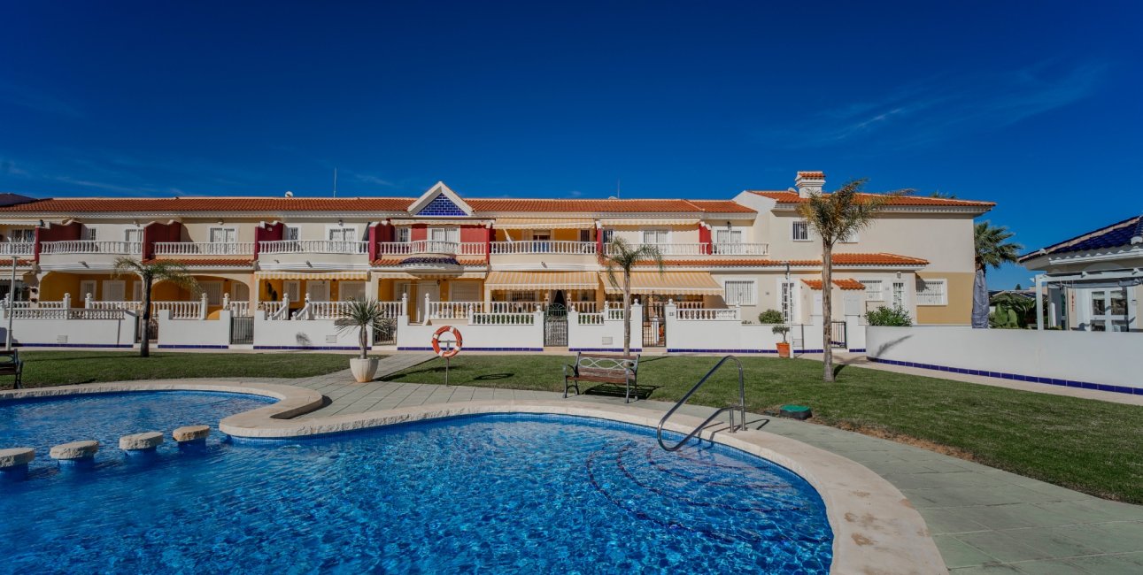 Resale - Townhouse -
Ciudad Quesada - Lo Marabu