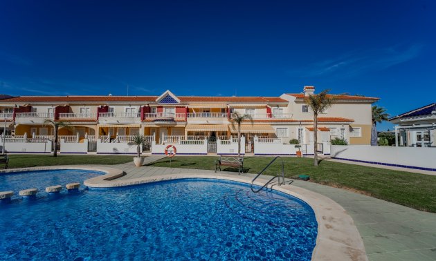 Resale - Townhouse -
Ciudad Quesada - Lo Marabu