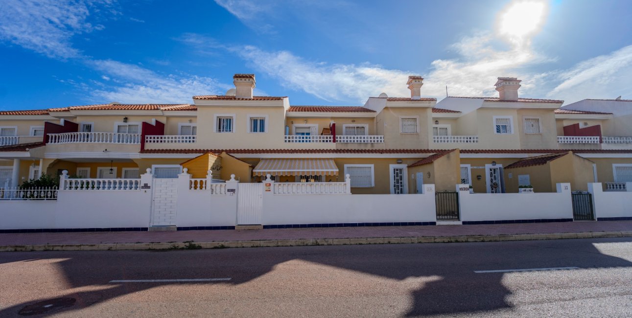 Resale - Townhouse -
Ciudad Quesada - Lo Marabu