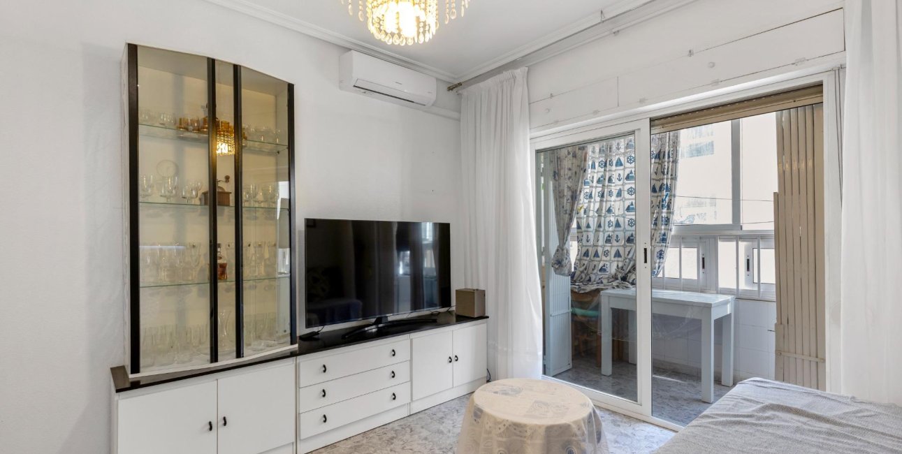 Reventa - Apartamento / piso -
Torrevieja - Paseo maritimo