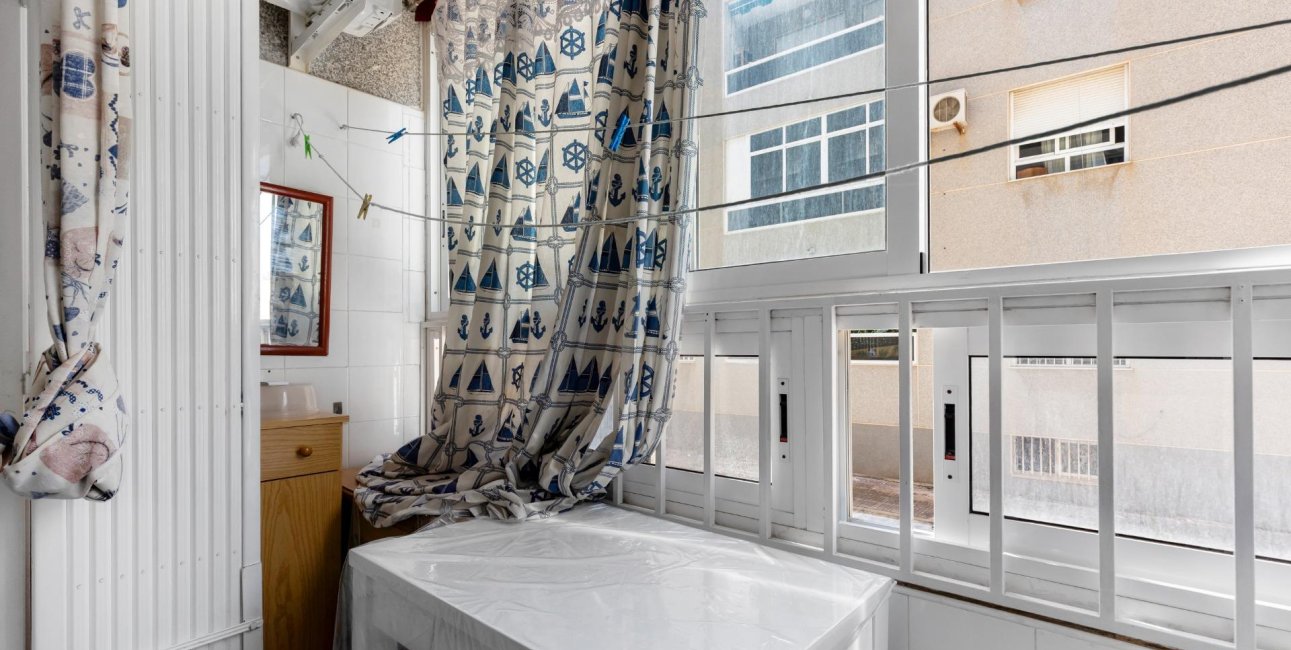 Reventa - Apartamento / piso -
Torrevieja - Paseo maritimo