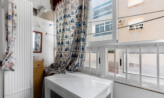 Reventa - Apartamento / piso -
Torrevieja - Paseo maritimo