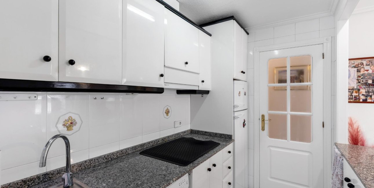 Reventa - Apartamento / piso -
Torrevieja - Paseo maritimo