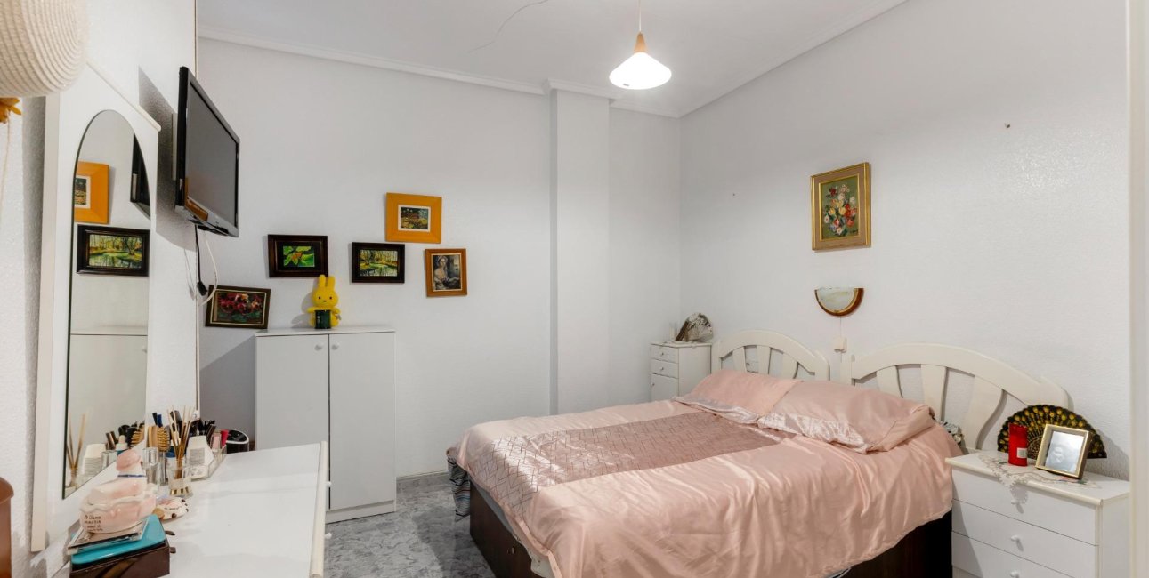 Reventa - Apartamento / piso -
Torrevieja - Paseo maritimo