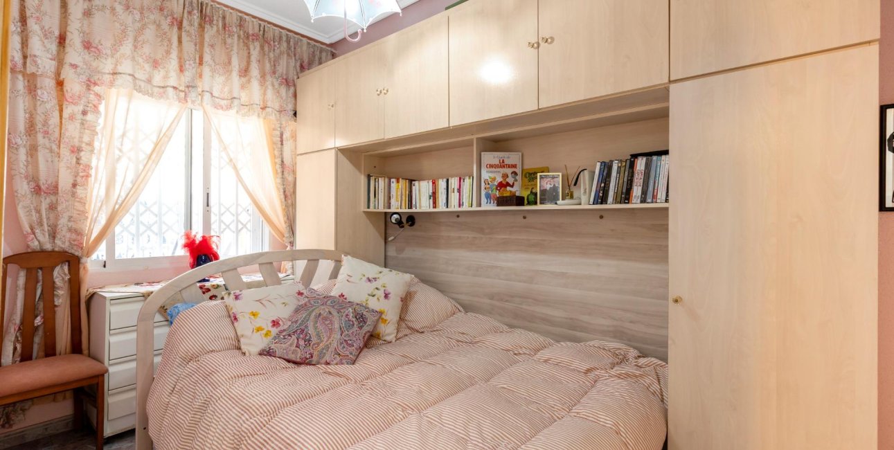 Reventa - Apartamento / piso -
Torrevieja - Paseo maritimo