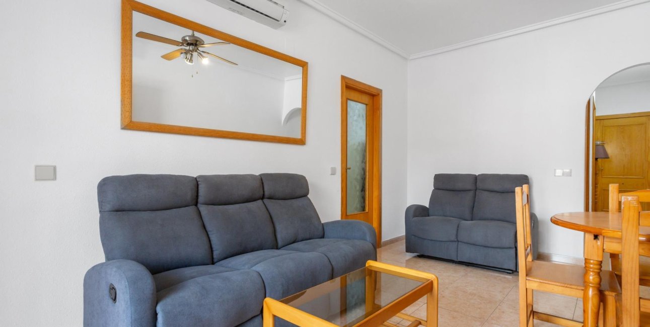 Resale - Apartment / flat -
Torrevieja - Centro