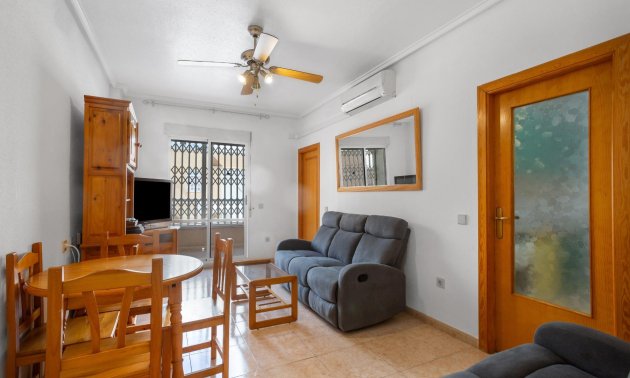 Resale - Apartment / flat -
Torrevieja - Centro