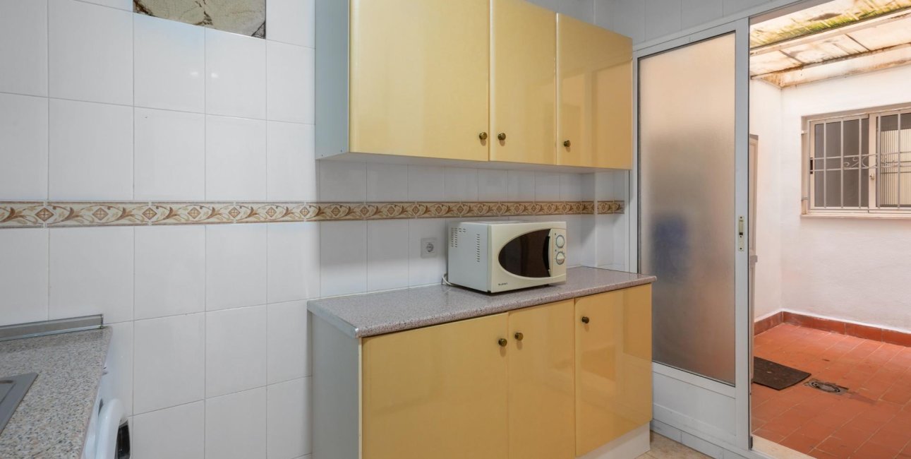 Resale - Apartment / flat -
Torrevieja - Centro