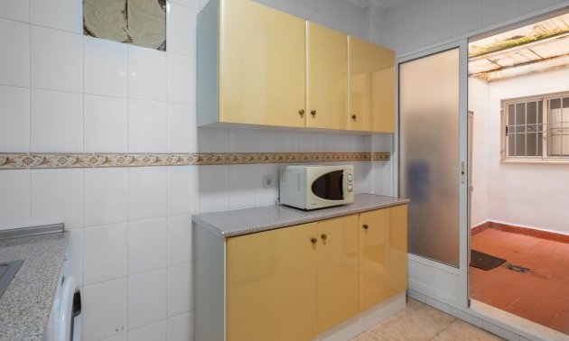 Resale - Apartment / flat -
Torrevieja - Centro