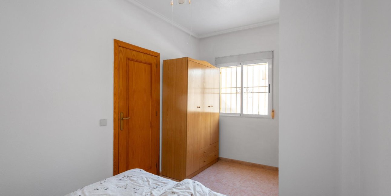 Resale - Apartment / flat -
Torrevieja - Centro