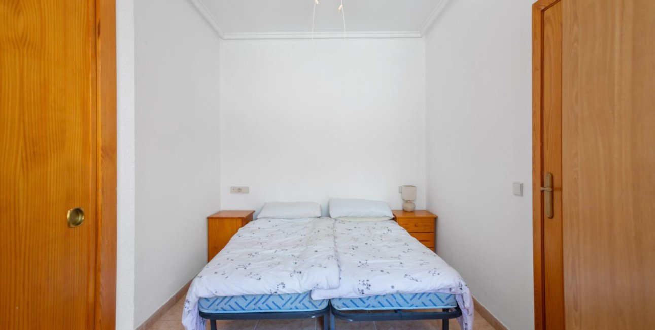 Resale - Apartment / flat -
Torrevieja - Centro