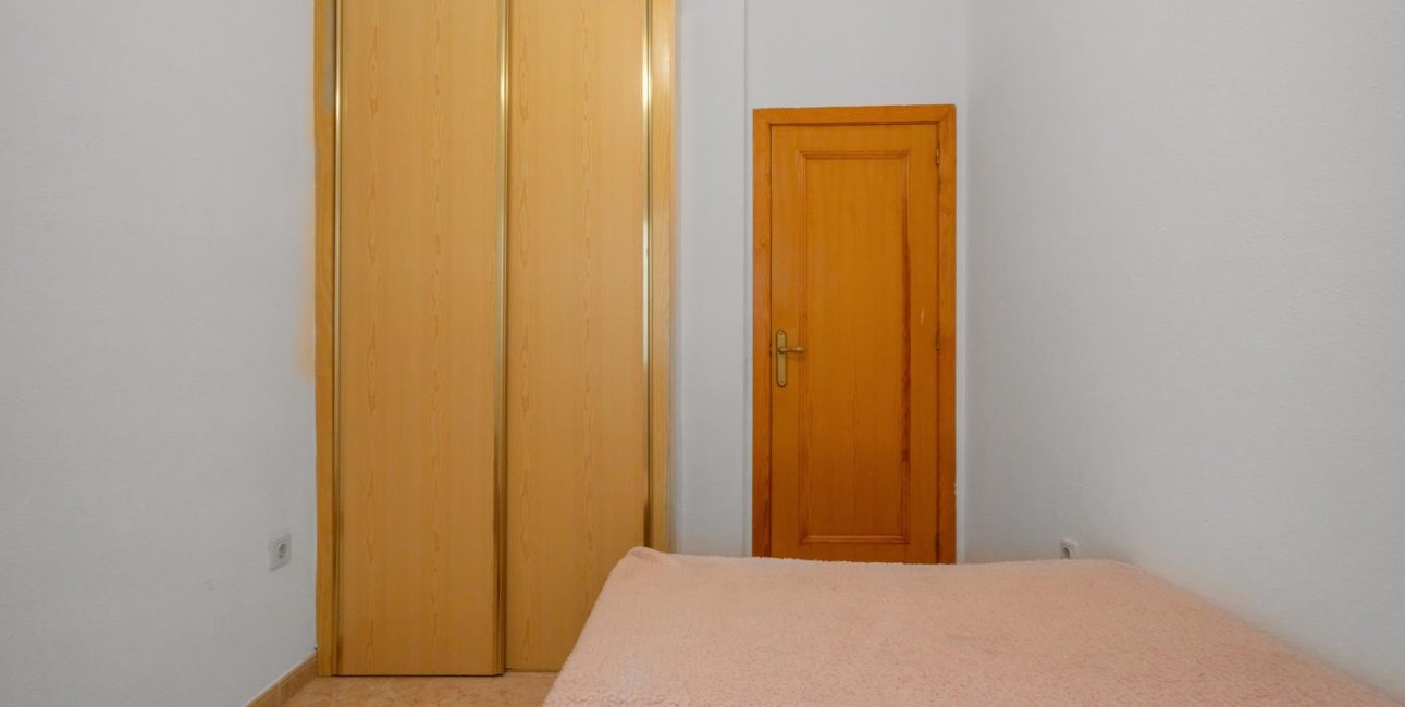 Resale - Apartment / flat -
Torrevieja - Centro