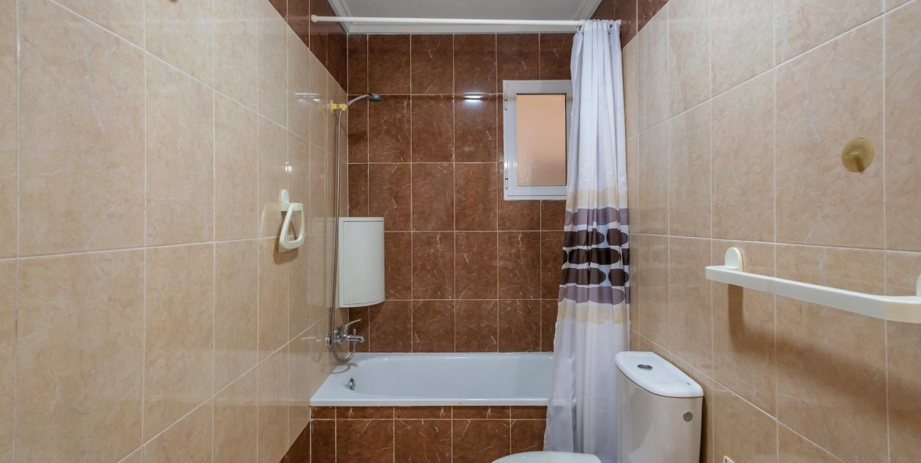 Resale - Apartment / flat -
Torrevieja - Centro