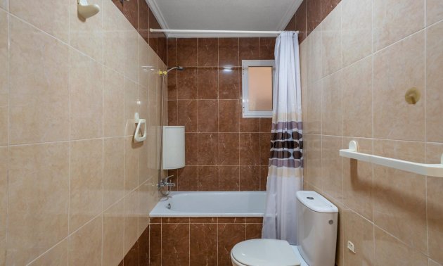 Resale - Apartment / flat -
Torrevieja - Centro