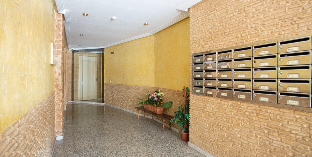 Resale - Apartment / flat -
Torrevieja - Centro