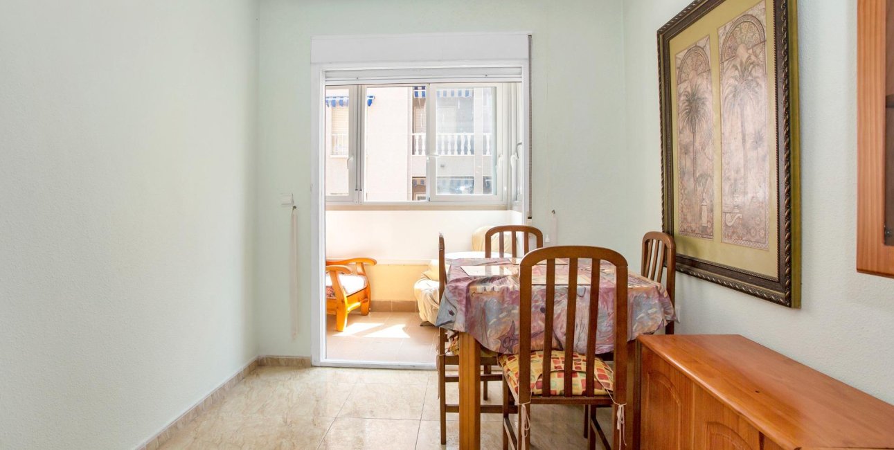 Resale - Apartment / flat -
Torrevieja - Playa de los Locos