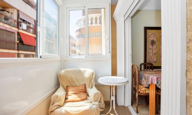 Resale - Apartment / flat -
Torrevieja - Playa de los Locos