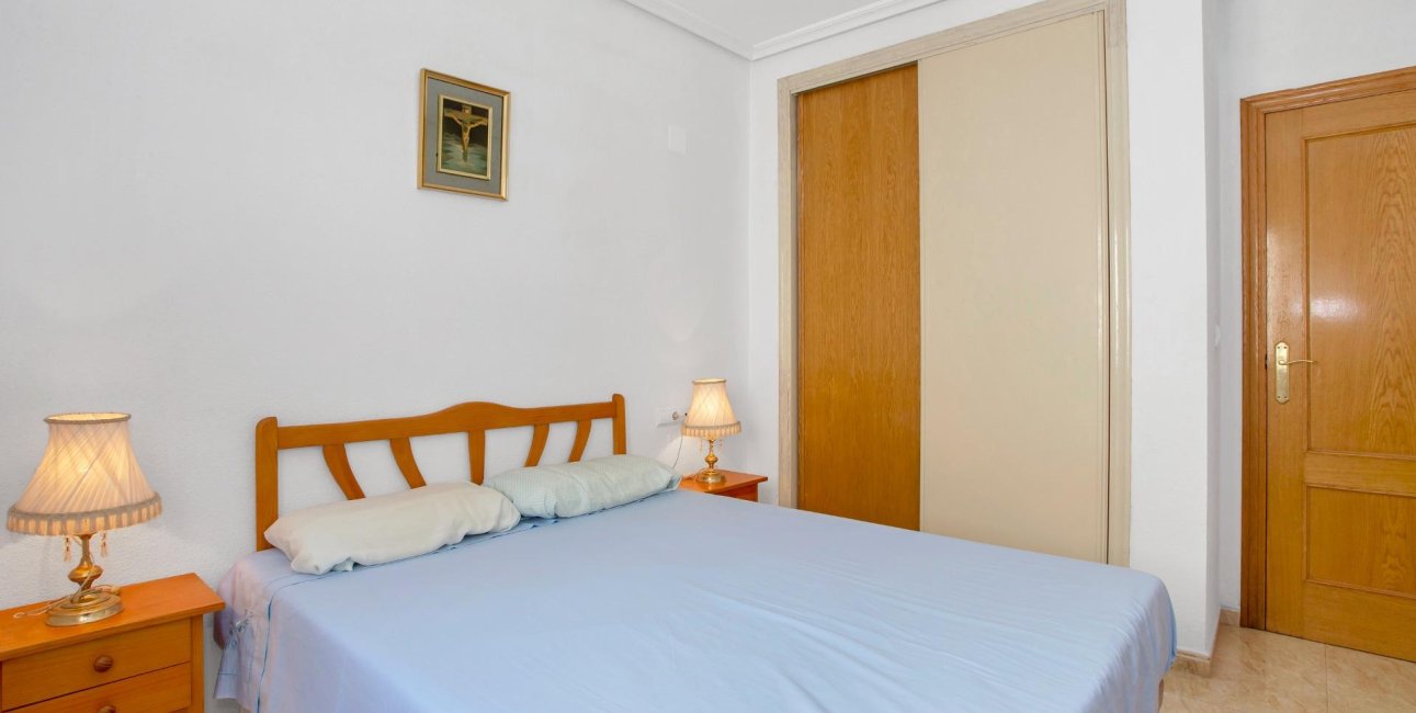 Resale - Apartment / flat -
Torrevieja - Playa de los Locos