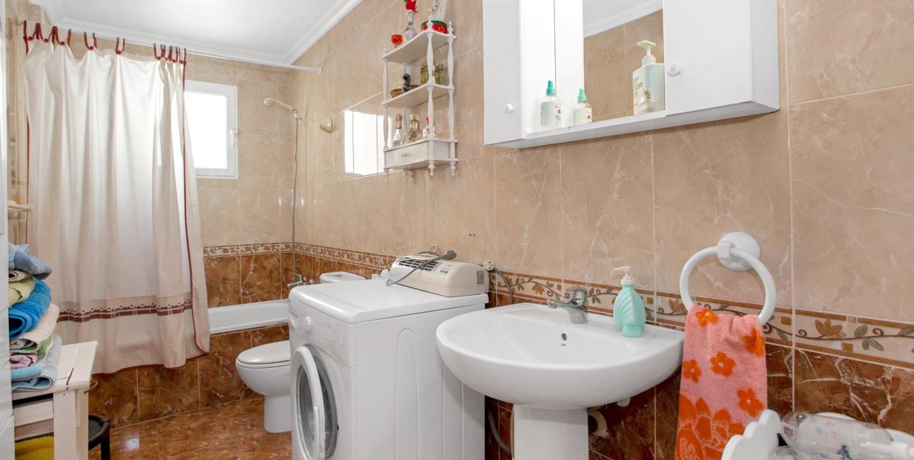 Resale - Apartment / flat -
Torrevieja - Playa de los Locos