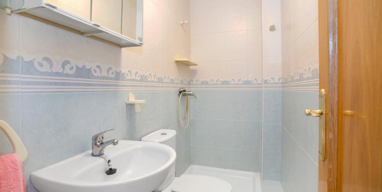 Resale - Apartment / flat -
Torrevieja - Playa de los Locos