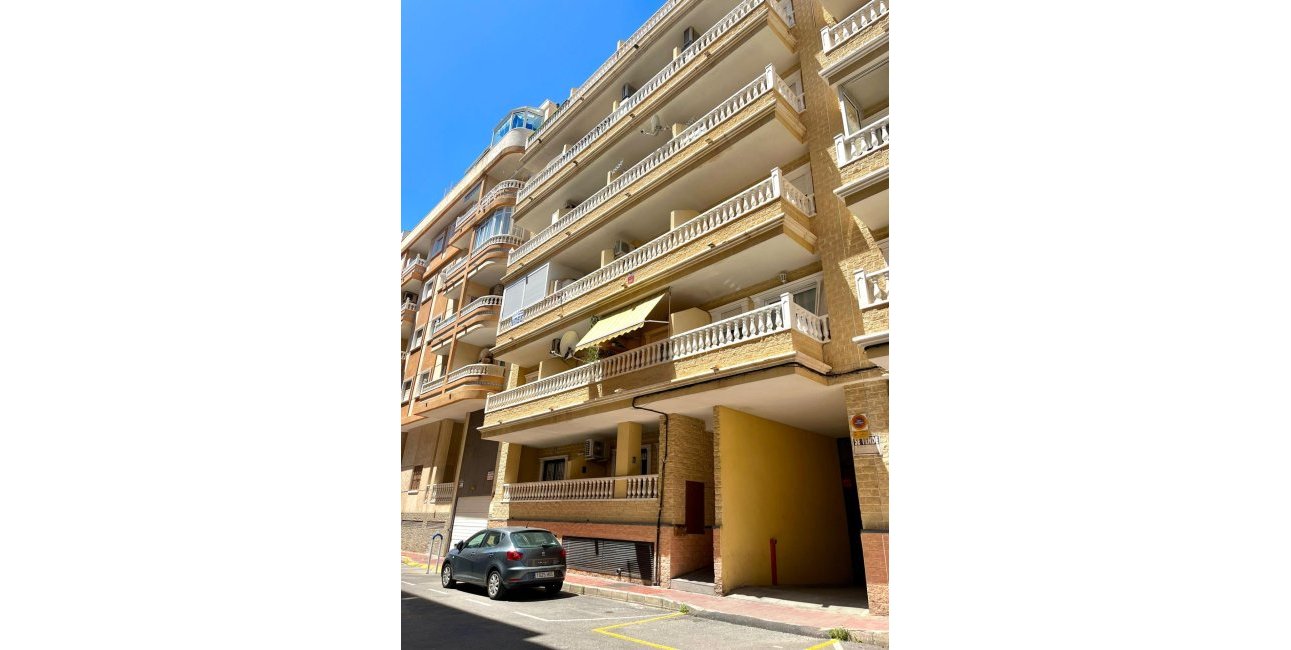 Resale - Apartment / flat -
Torrevieja - Playa de los Locos