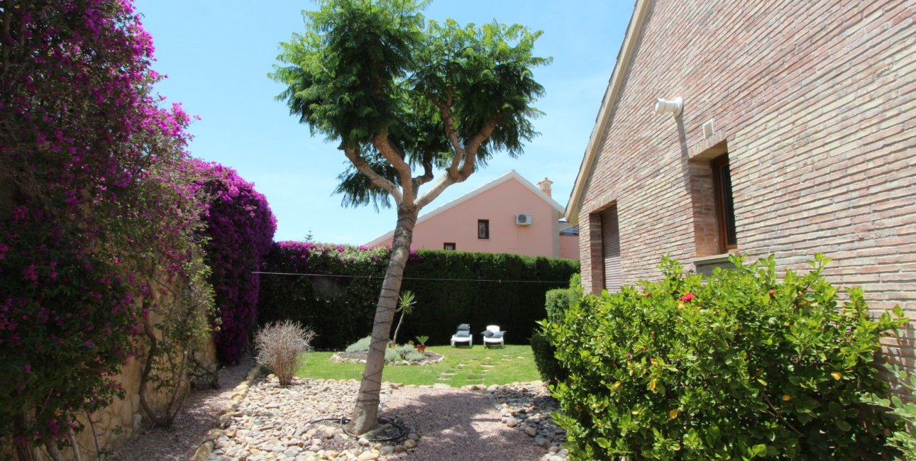 Rynek wtórny - Willa -
Algorfa - La Finca Golf Resort