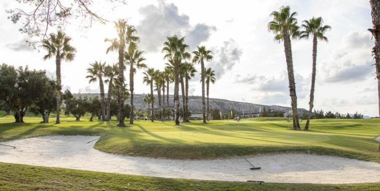 Rynek wtórny - Willa -
Algorfa - La Finca Golf Resort