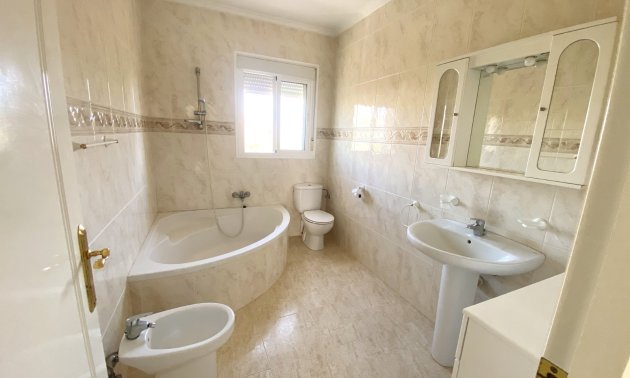 Reventa - Adosado -
Benijofar - Monte Azul