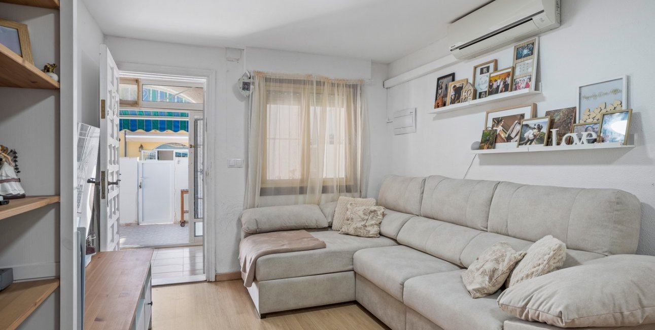 Resale - Townhouse -
Torrevieja - La Siesta