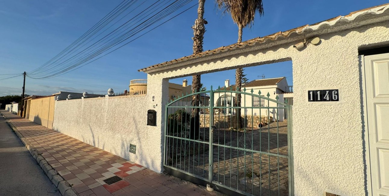 Reventa - Villa -
Torrevieja - San Luis - Chaparal