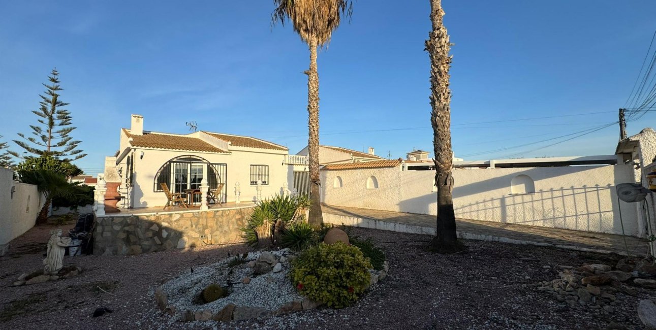 Reventa - Villa -
Torrevieja - San Luis - Chaparal