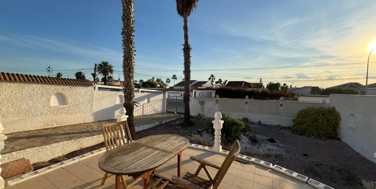 Reventa - Villa -
Torrevieja - San Luis - Chaparal