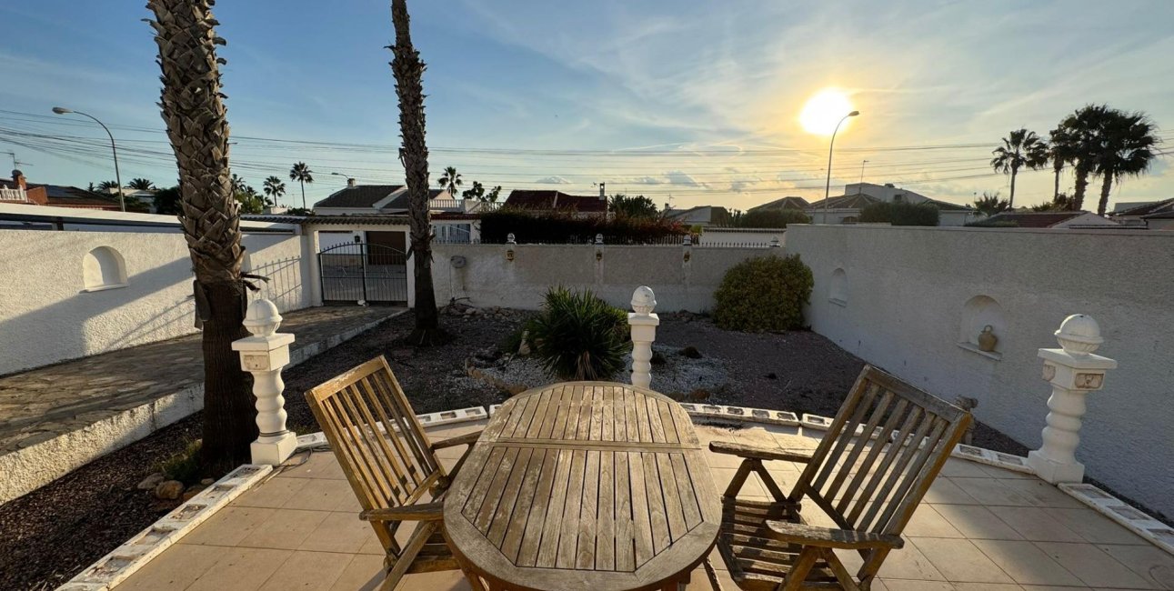 Reventa - Villa -
Torrevieja - San Luis - Chaparal