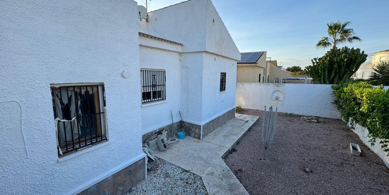 Reventa - Villa -
Torrevieja - San Luis - Chaparal