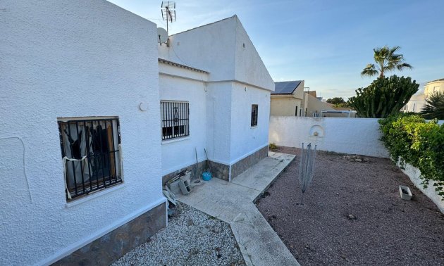 Reventa - Villa -
Torrevieja - San Luis - Chaparal