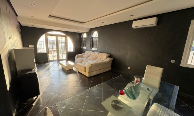 Reventa - Villa -
Torrevieja - San Luis - Chaparal