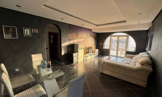 Reventa - Villa -
Torrevieja - San Luis - Chaparal