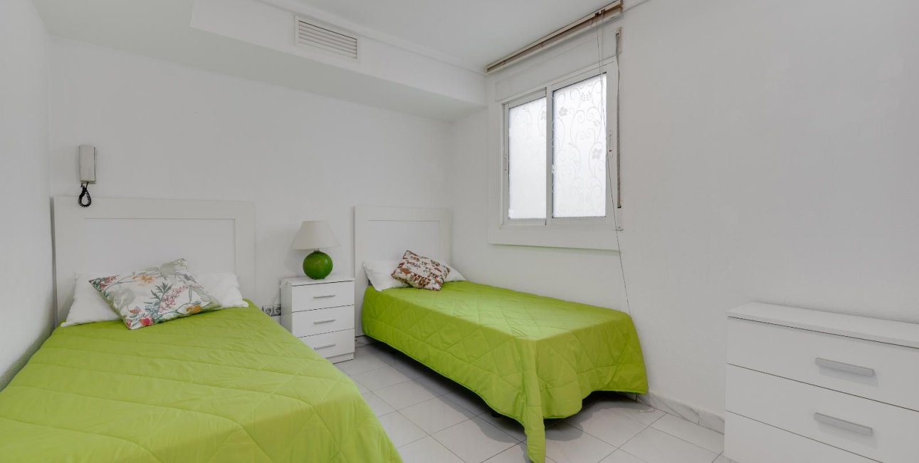 Resale - Apartment / flat -
Torrevieja - Centro