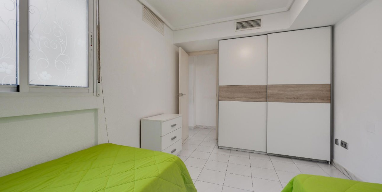 Resale - Apartment / flat -
Torrevieja - Centro