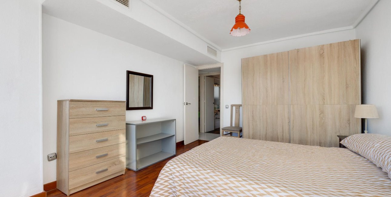 Resale - Apartment / flat -
Torrevieja - Centro