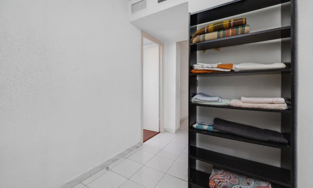 Resale - Apartment / flat -
Torrevieja - Centro