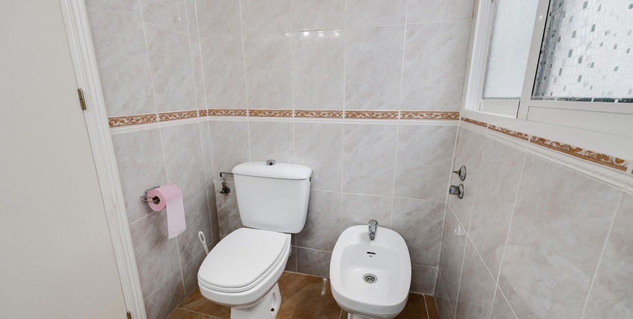 Resale - Apartment / flat -
Torrevieja - Centro