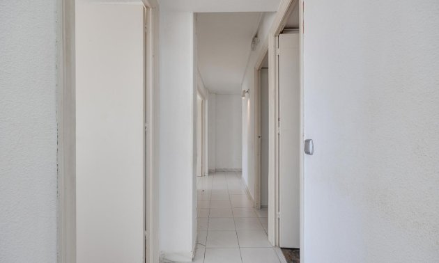 Resale - Apartment / flat -
Torrevieja - Centro