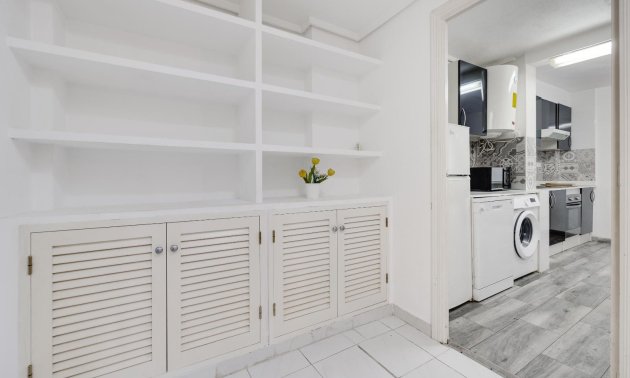 Resale - Apartment / flat -
Torrevieja - Centro