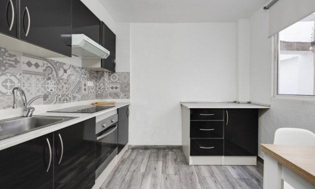 Resale - Apartment / flat -
Torrevieja - Centro