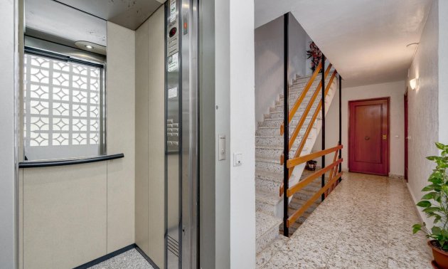 Resale - Apartment / flat -
Torrevieja - Centro