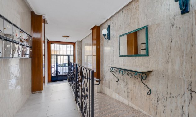 Resale - Apartment / flat -
Torrevieja - Centro